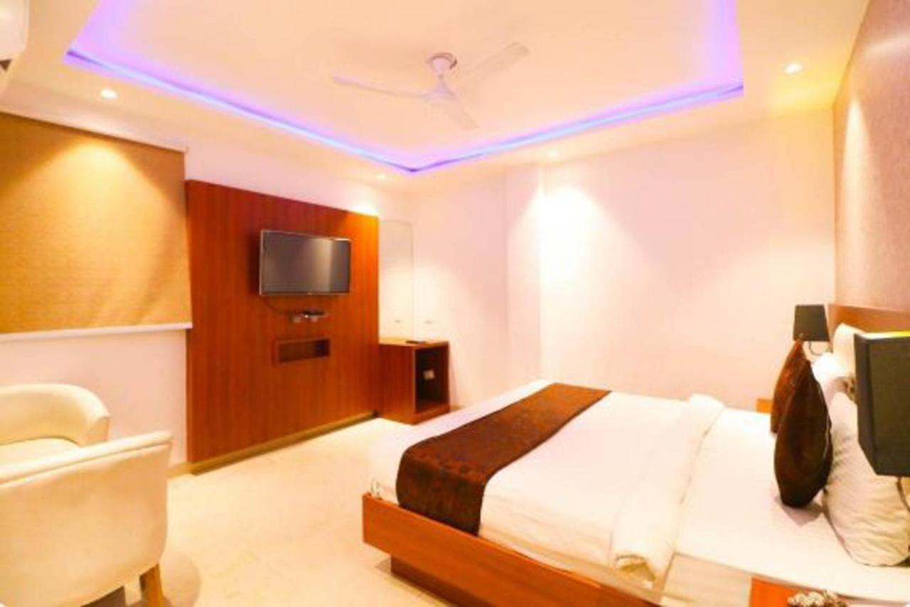 Hotel Royal Sky Luxury Near Delhi Airport Нью-Делі Екстер'єр фото